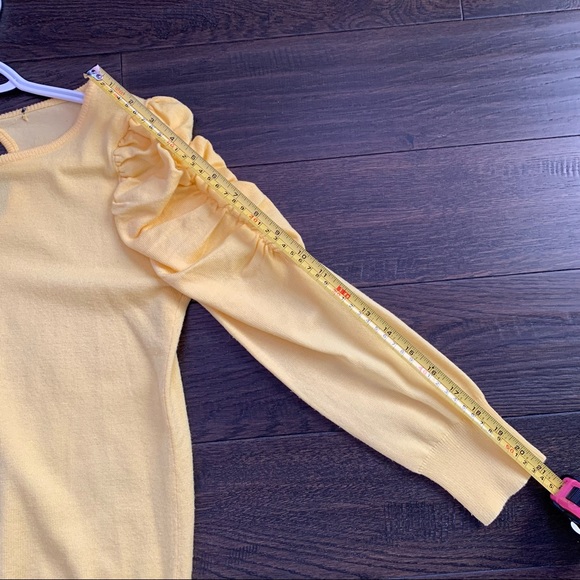 SWS Medium Yellow Puffed Long Sleeves Crew Neck Sweater - Picture 7 of 9